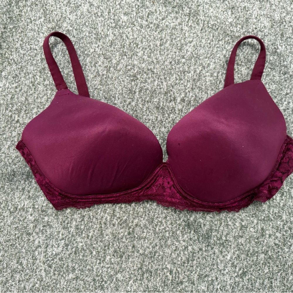 Victorias Secret wireless breastfeeding/maternity bra. Size 38DDD
